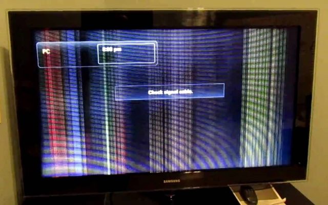 Tivi Samsung bị sọc màn hình bắt nguồn từ nguyên nhân bên ngoài