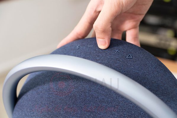 Khởi động loa của bạn và bật tính năng Bluetooth của loa