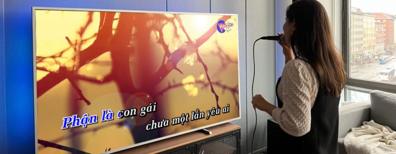 Biến phòng khách nhà bạn thành phòng hát Karaoke với tivi LG