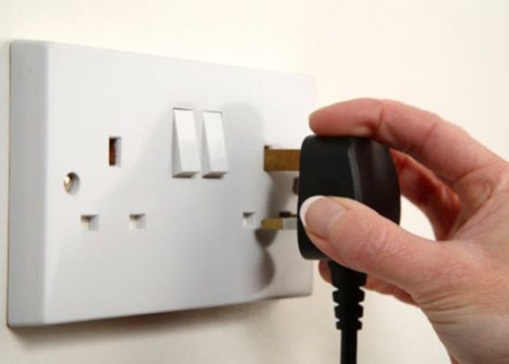 Remote tivi LG không ăn điều khiển do lỗi nguồn tivi