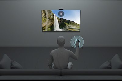 Bravia Cam cho phép người dùng điều khiển chiếc TV Sony bằng các cử chỉ
