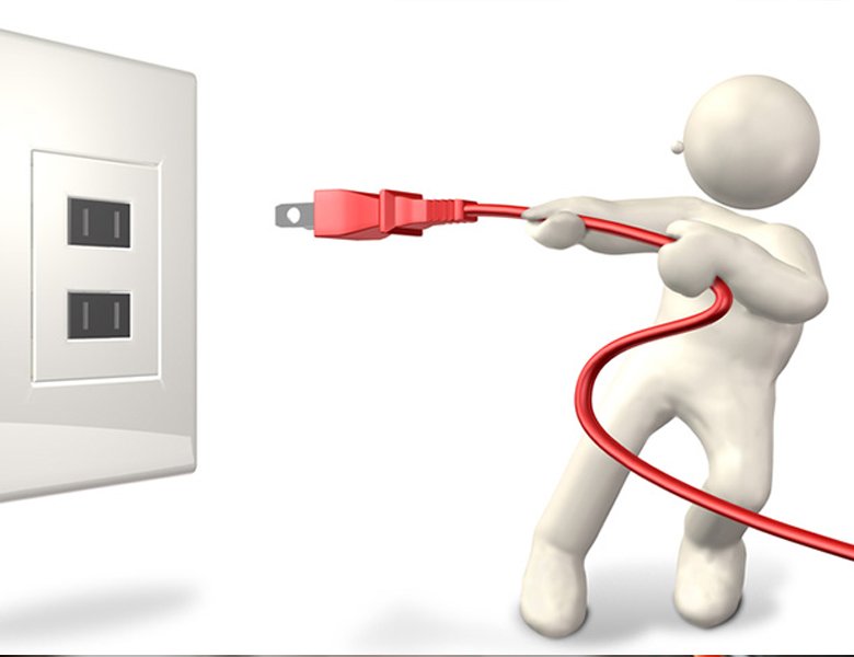 TẮT TIVI TCL BẰNG CÁCH RÚT PHÍCH CẮM ĐIỆN