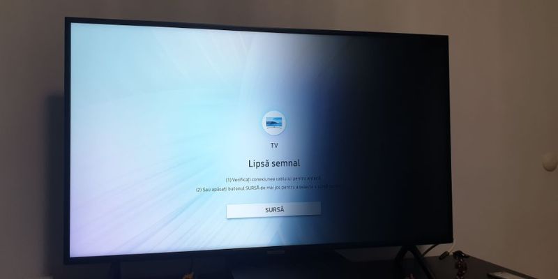 Cách xử lý tại nhà khi tivi Samsung bị đen nửa màn hình
