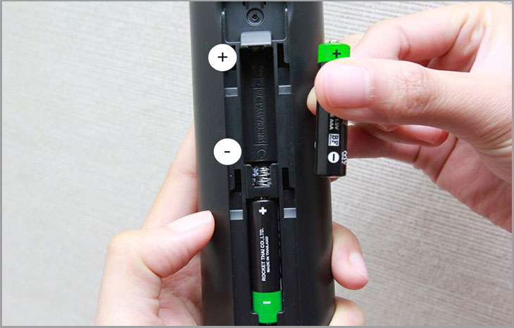 Do remote hết pin hoặc pin yếu