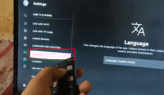 Bước 2: Bạn chọn đến mục Language (ngôn ngữ).