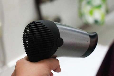 Thời tiết ẩm ướt, các vi mạch và linh kiện bị bụi bám