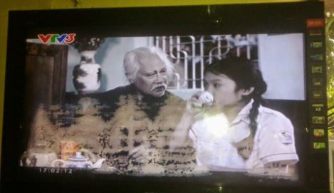 Tivi TCL bị rộp mốc màn hình - Nguyên nhân và cách xử lý