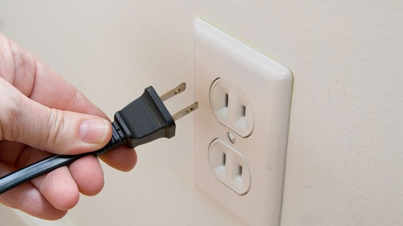 Kiểm tra lại nguồn điện cung cấp cho tivi TCL