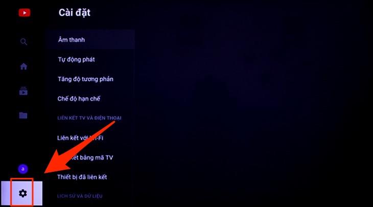 Bạn di chuyển qua và tìm chọn xuống mục "Cài đặt".