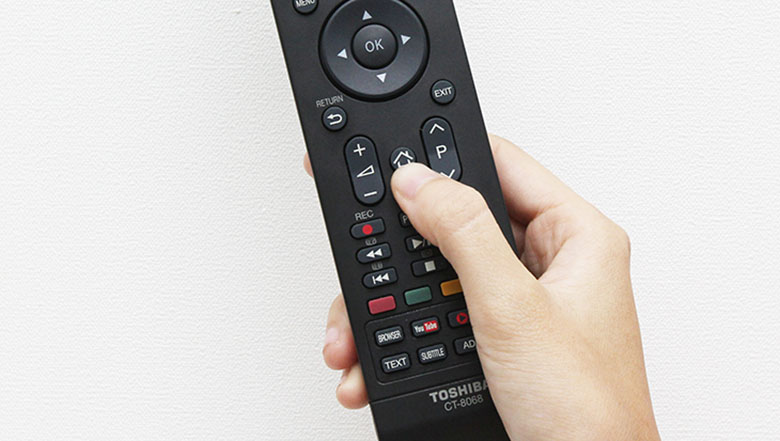 Bấm nút HOME - Kết nối điện thoại với tivi Toshiba