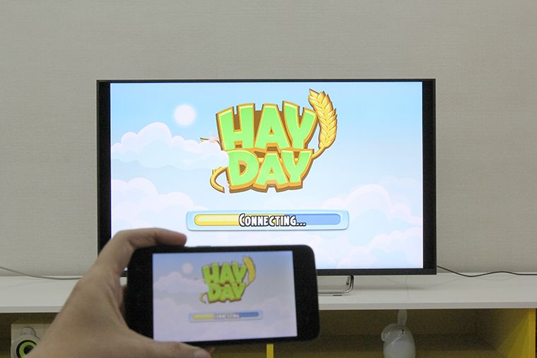 Chơi game trên màn hình lớn của tivi
