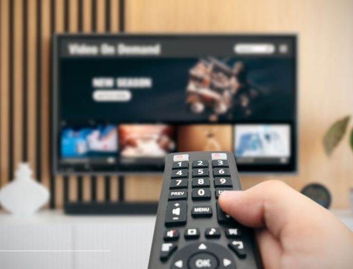 Chỉ tắt tivi bằng remote