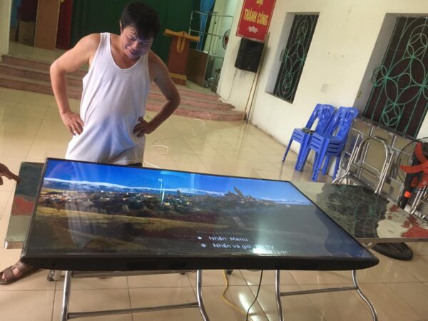 Biến tivi thành một chiếc bàn