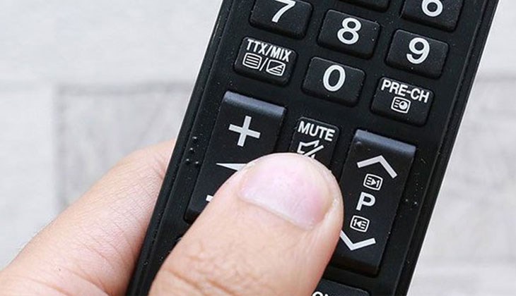 Kiểm tra lại âm lượng tivi và nút Mute
