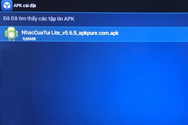 Chọn tập tin mà bạn đã chép vào USB rồi bắt đầu tiến hành cài đặt.