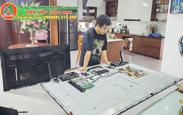 Thay đèn LED tivi Coocaa