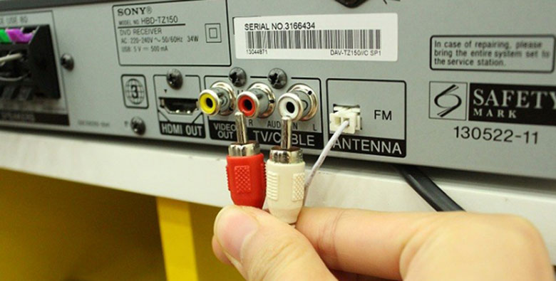 Kết nối tivi Panasonic với loa qua cổng AV