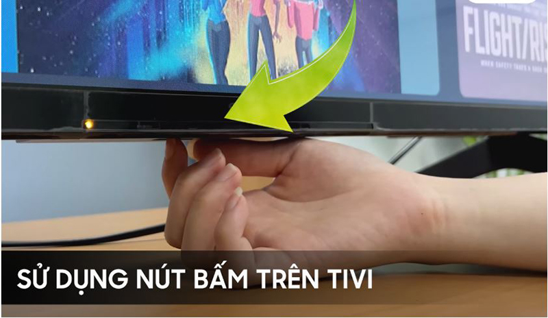 Mở tivi Panasonic không cần điều khiển